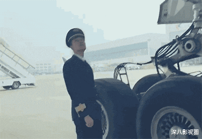 |内娱的男明星们，是不会走路吗？