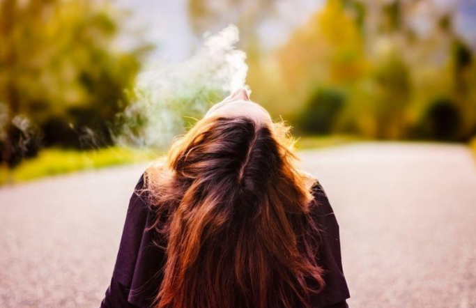 晚安墨然|不过分热情，保持适当的距离，是成年人应该有的自觉