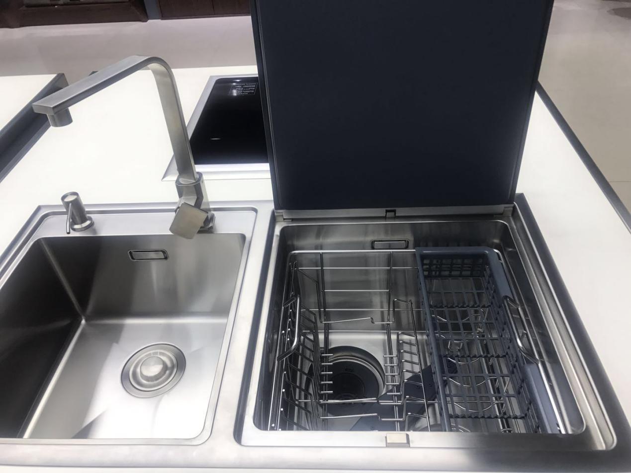 畅谈装修|厨房电器为面子买贵的，入住一年后才发现，智商税妥妥地交了