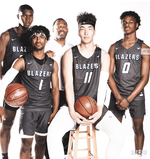 勒布朗·詹姆斯|破案了！这就是老詹震怒的原因？16岁遭遇半月板撕裂，这也太惨了