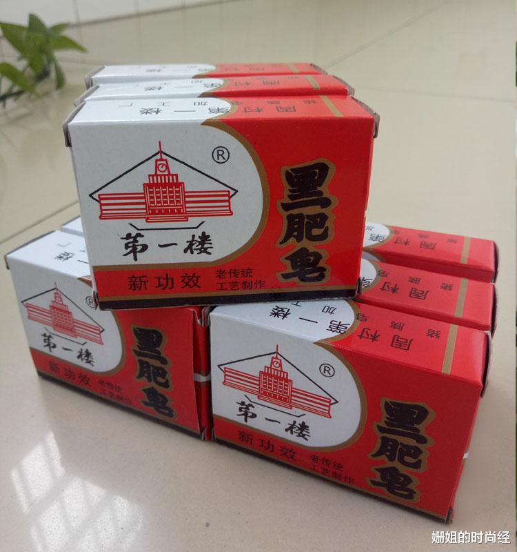 底妆 5个输在“广告”上的老国货，还是几十年前的包装，丑却很好用