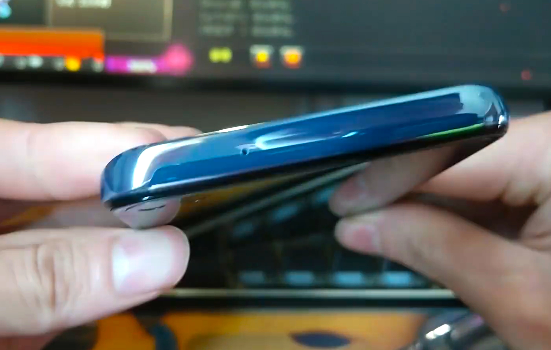 似曾相识|似曾相识的价格和颜值，体验这款国产洋品牌手机，塑料后壳很高级