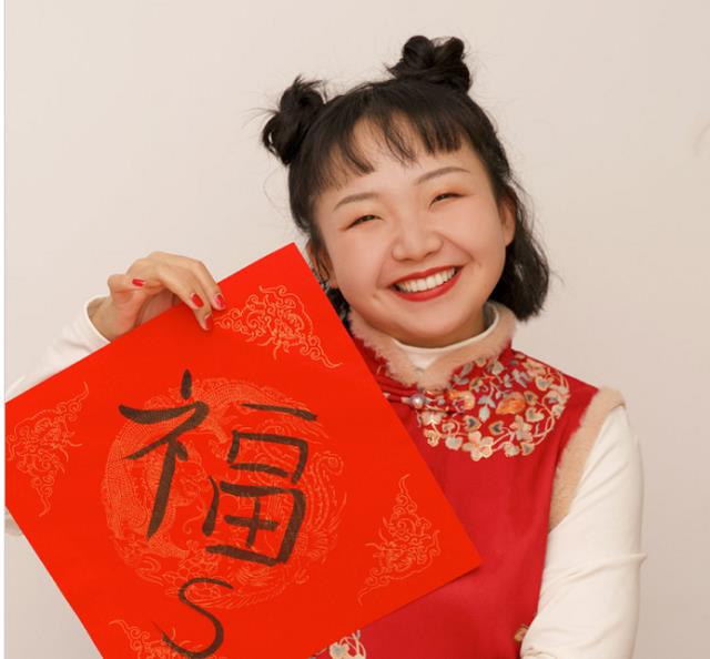 杨幂|明星手写福字，周深的四四方方，毛不易小学生水平，杨幂与众不同