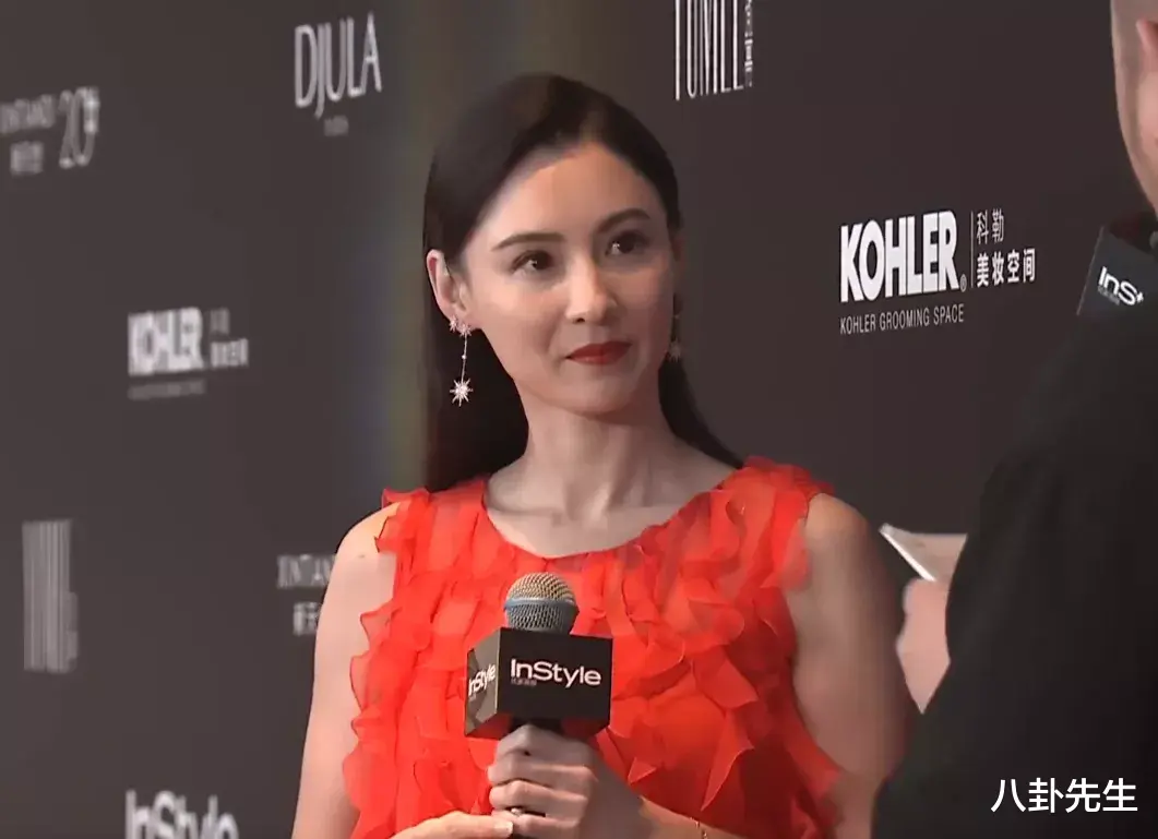 张柏芝|时尚活动暴露女明星真实身材：张柏芝手臂略粗，颖儿胸前肋骨分明