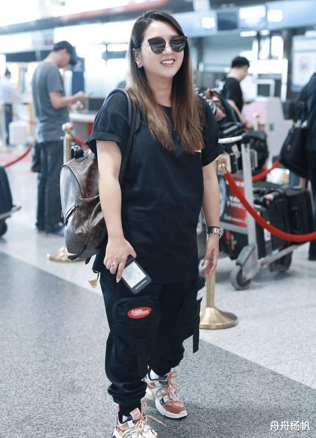 何洁|何洁狂甩35斤,120瘦到85斤,身姿曼妙,减肥方法曝光,并不难