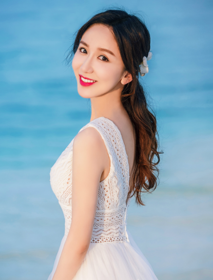 娄艺潇|娄艺潇：31岁脸崩成硅胶，但我真没“整容”，网友：糊弄鬼呢？