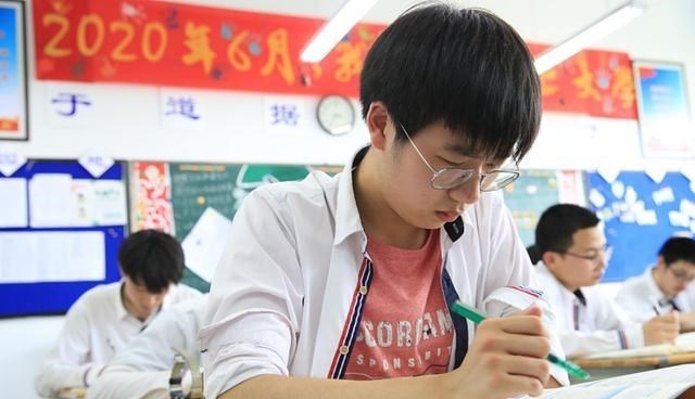 依科育儿吧|高考后发现，普高鸡头和重点凤尾截然不同，成绩千差万别