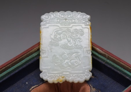 和田玉籽料|舊藏和田玉籽料“枣红皮 风云际会”如意牌