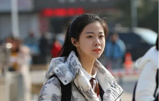 艺考|浙传艺考现场，“颜值盛宴”却遭网友嘲讽，“一年不如一年”