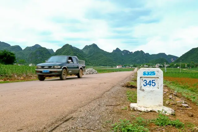 新广西 据说这是国内最美的景观公路之一,沿着它走,可以到达“秘境桃花源”