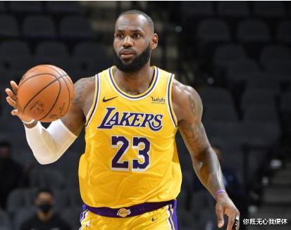 张伯伦|NBA拿五双是什么概念？翻遍联盟整个历史 也就1人做到