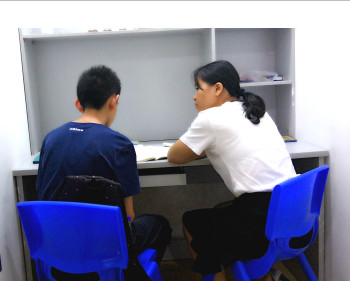 神逗奶爸|莫怪孩子不懂感恩：物质富足的年代，看得见的亲情太少了