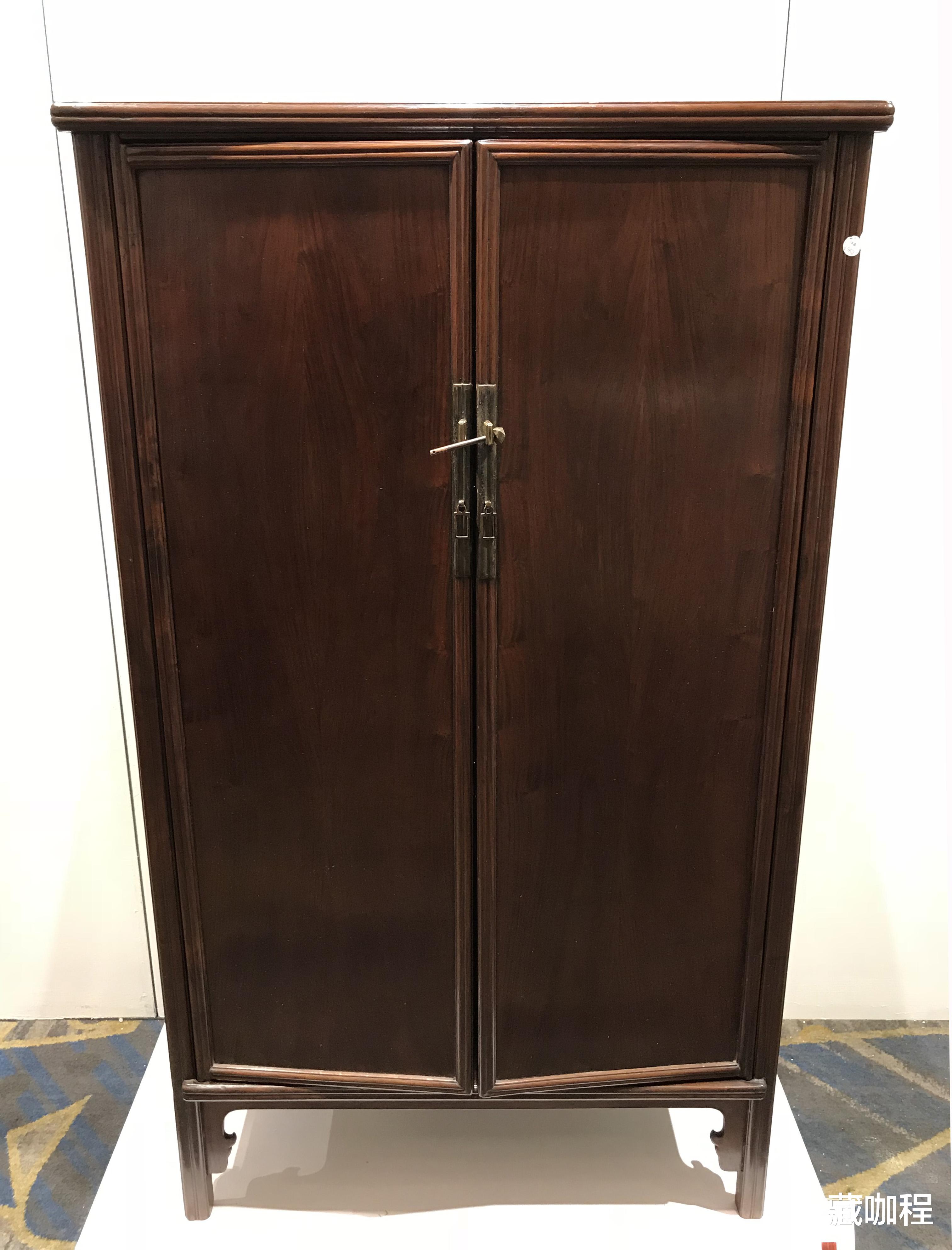 手艺|底部老朽陈旧，清黄花梨螭凤纹案322万成交