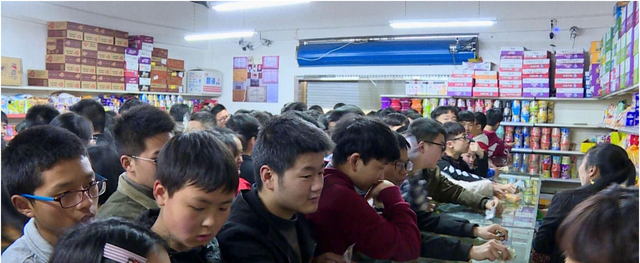 若珍|中小学里的超市、小卖部或将被取消？学生苦恼不已：快乐没有了