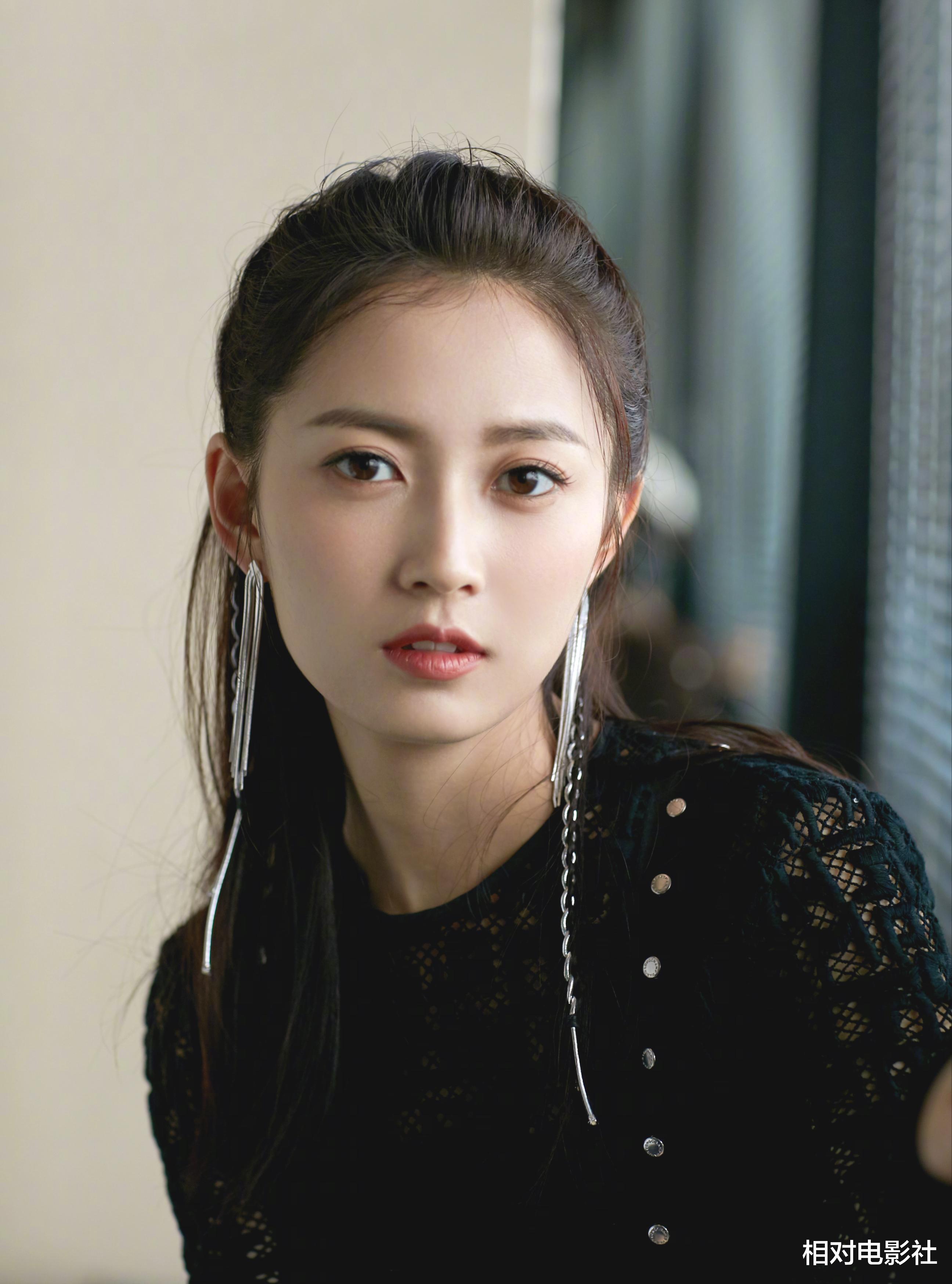 陈钰琪|4部新剧待播！合作李易峰、王一博、胡一天，这位90后小花也该火了