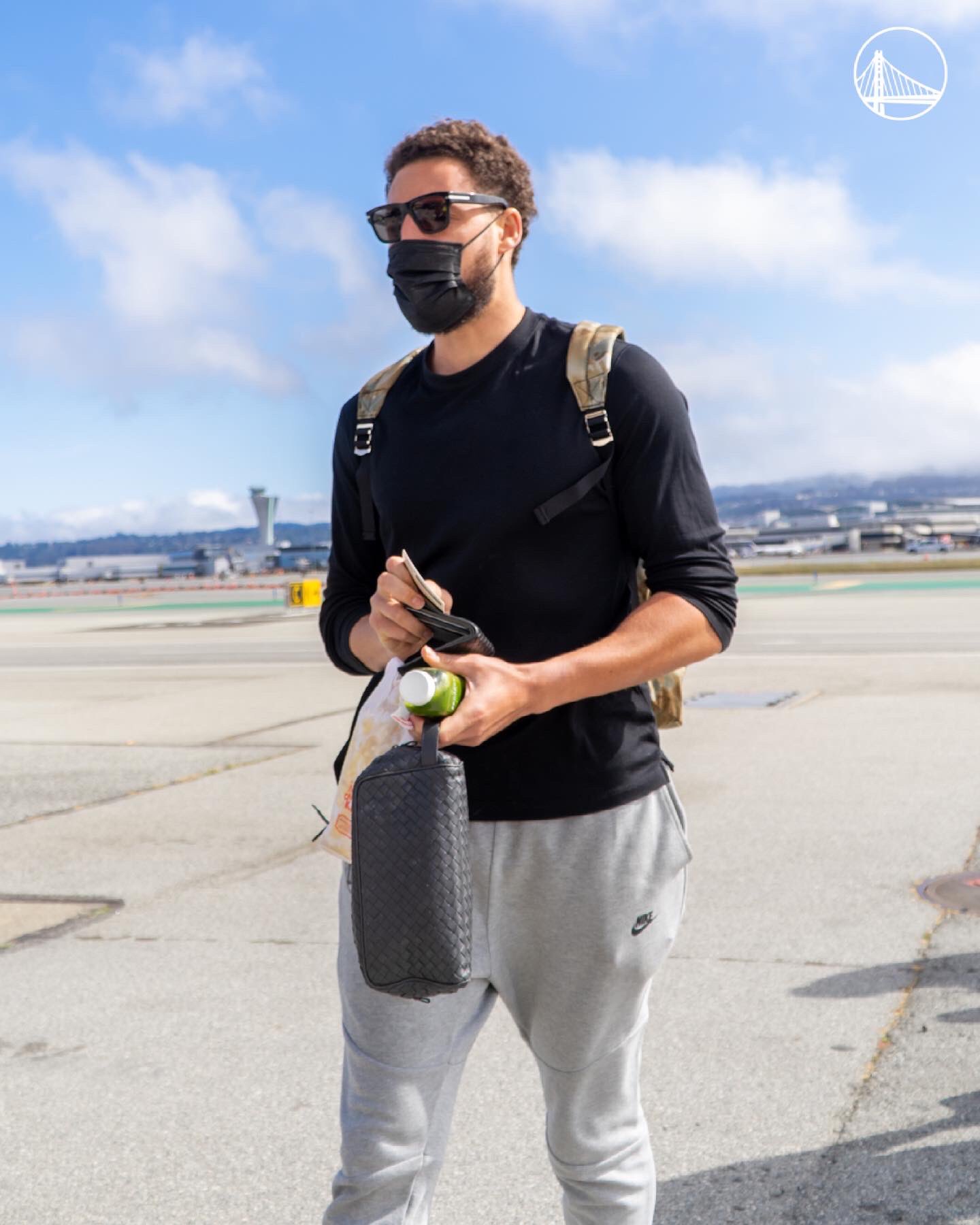 斯蒂芬·庫里|勇士飛往洛杉磯！湯神隨隊(duì)庫里搶鏡，他能破對陣湖人77中16魔咒？