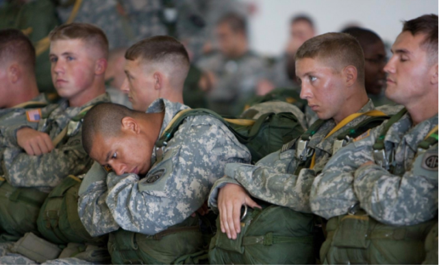 美军|美军基地变坟场？超30名士兵死亡，军方隐瞒实情，竟系手足相残