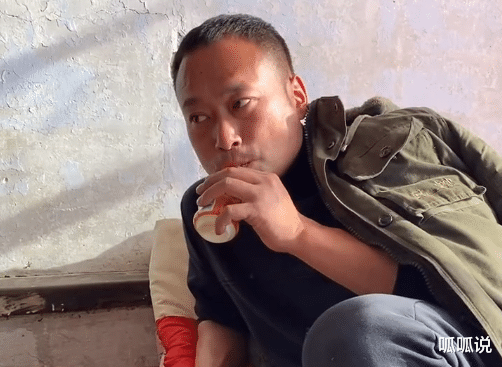 凉凉|张同学自曝成名之路，儿女双全并非单身，有网友称他很快会凉凉？