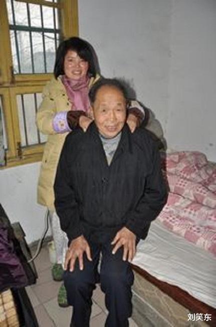 刘笑东|38岁女教师爱上66岁清洁工，结婚8年，她说：他是我的灵魂伴侣