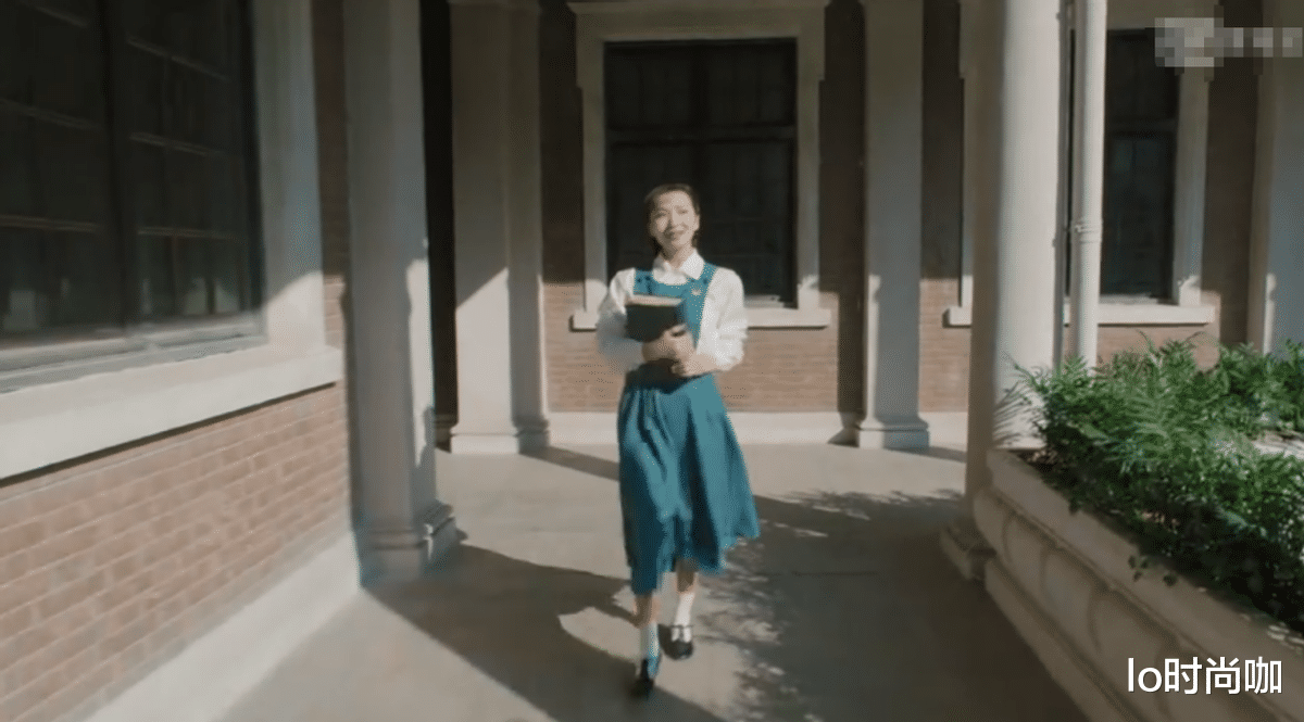 穿衣搭配|陈好复出参演《功勋》，复古穿搭也挡不住好气质，40+依旧是万人迷