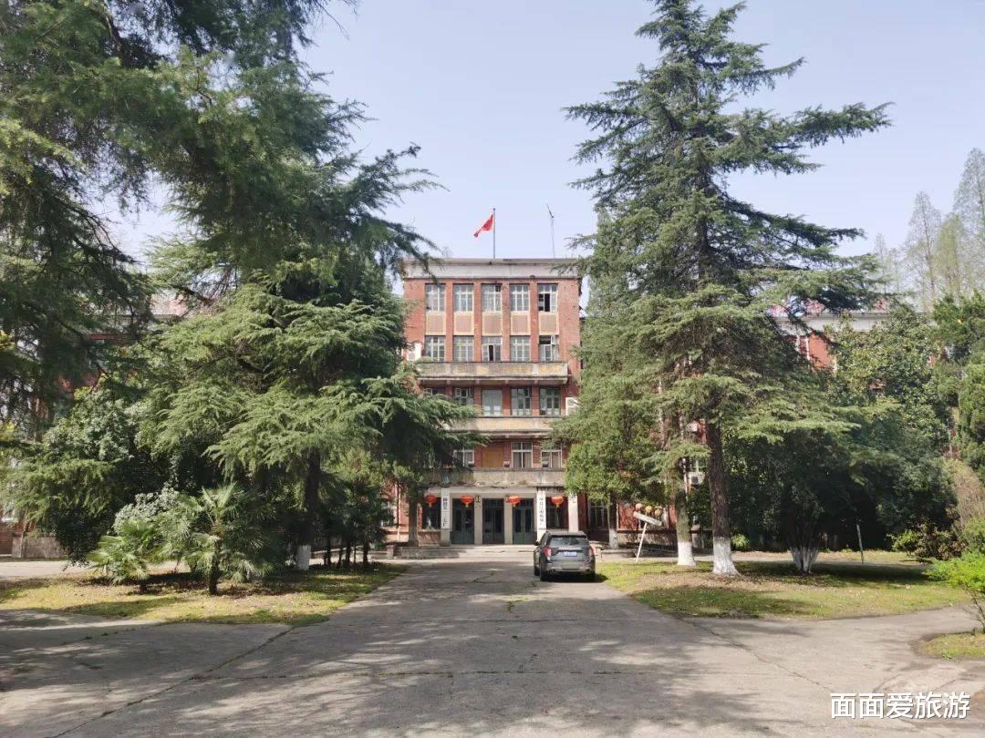 面面爱旅游 我国建在农村的军工厂,曾容纳职工家属2万多人,如今回归自然