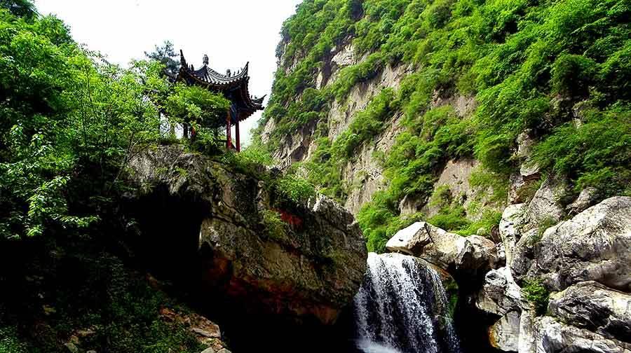 浣花的山房 陕西有座远近闻名的三线厂,曾隶属四机部,如今建筑自生自灭