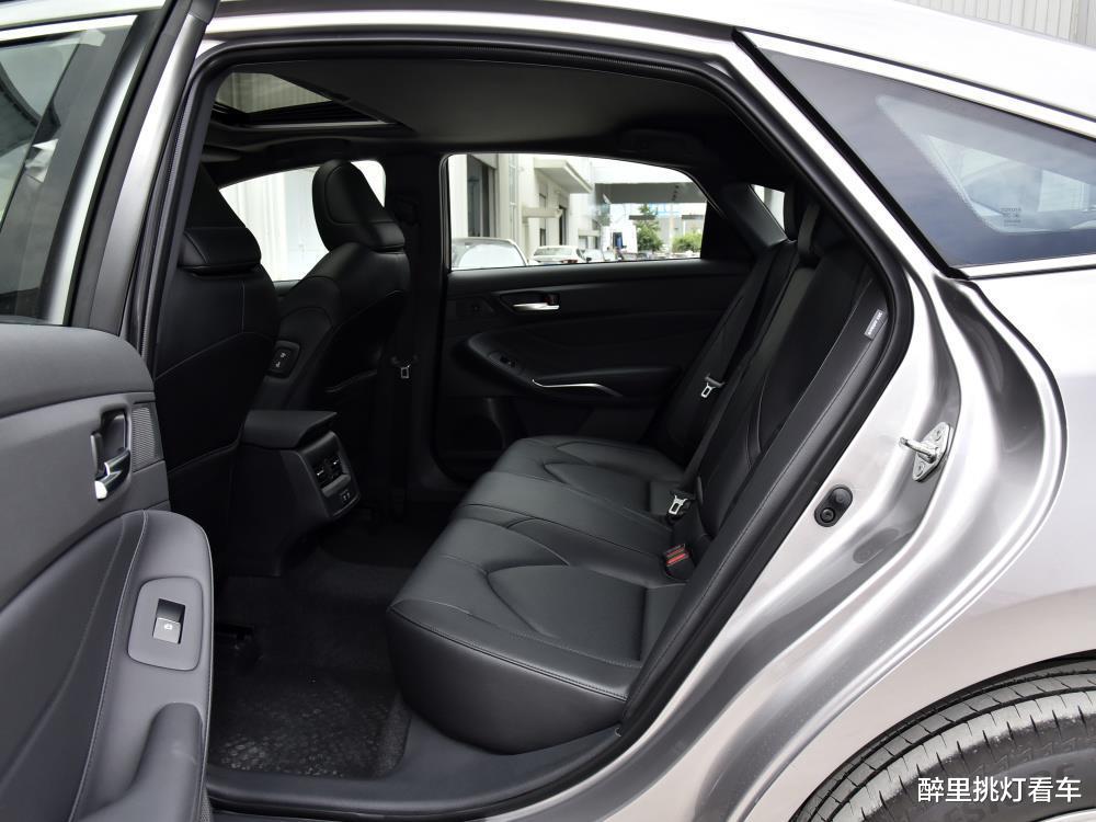 亚洲龙|开惯了君威GS，试开朋友的亚洲龙，车主：这就是美系日系的差距