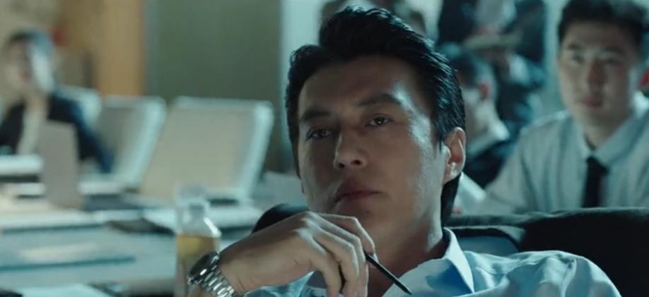 靳东|靳东新剧《纵有疾风起》过审,抛弃老干部人设,冲着男二也要追!