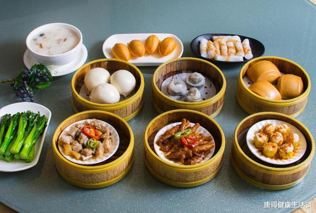 贫血|晨起出现4种表现，说明血糖很高了，坚持做两件事，慢慢改善血糖