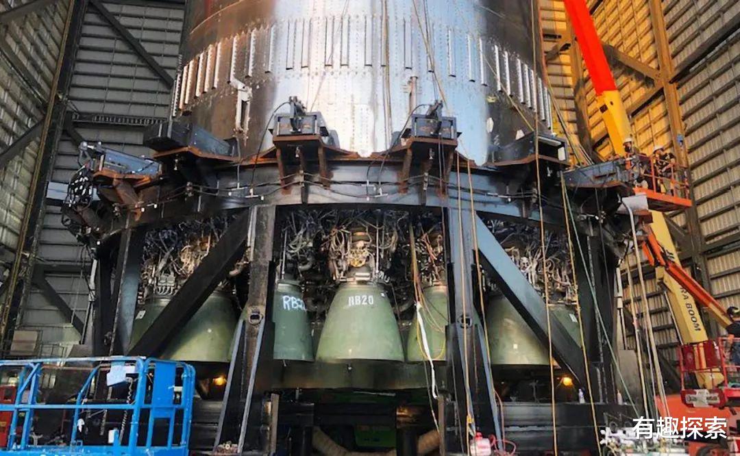 SpaceX 一顿猛虎操作！14小时安装29台猛禽，超重型火箭B4完整亮相了