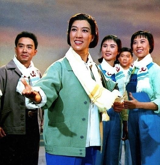 吴有情聊|京剧样板戏面临失传，因为没人演的好，尤其是反派角色更应被重视