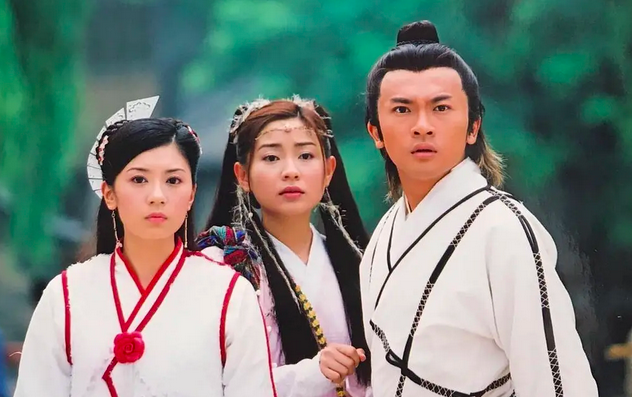 赵文卓|女星造型翻车告诉你：如果不是倾国倾城，不要尝试扇子造型