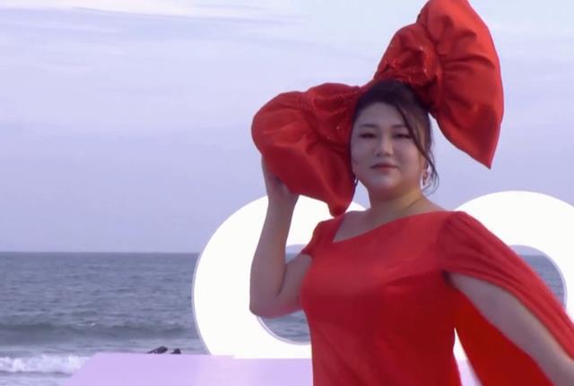 杨紫|杨天真在《GQ盛典》闹笑话，杨颖的仙女棒太廉价，两个晓彤比拼美