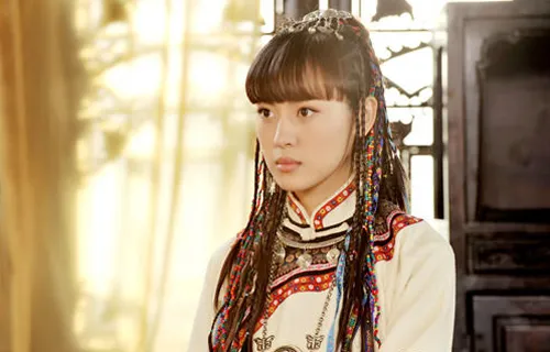 周放|被赞“内娱玫瑰”,28岁官宣嫁给幼儿园同学:娱乐圈的男人,我看不上