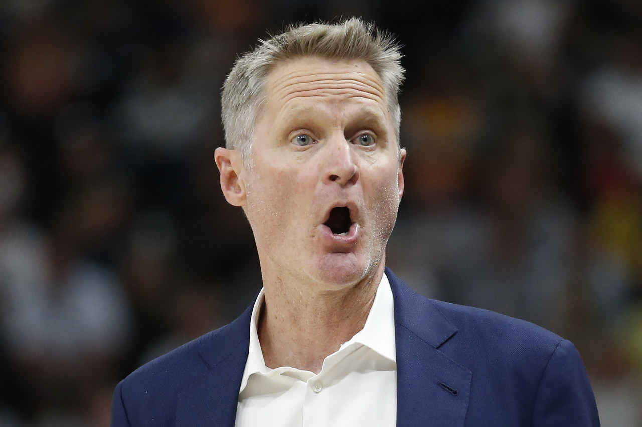 勇士队|勇士惜败夜：库里迎4大里程悲，枸杞哥背锅，科尔赛后再惹争议