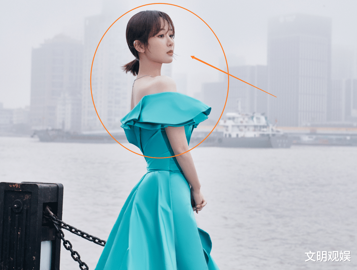 杨紫|还觉得杨紫身材很胖？当她和赵丽颖站在一起，身形对比让人不敢信