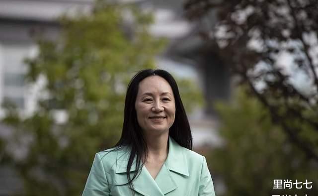 明星素颜|最后时刻!孟晚舟四套造型走成T台秀,高调穿中国红素颜真憔悴啊