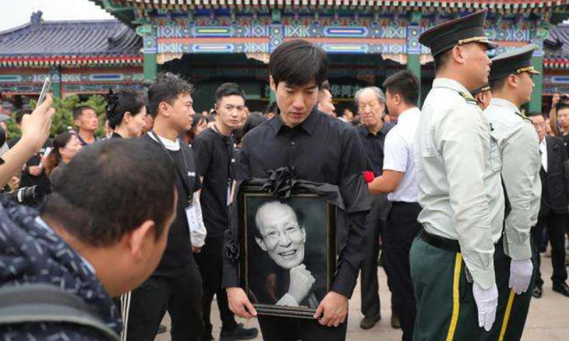 牛群|2018年常宝华去世，葬礼上侯耀华带头鼓掌牛群缺席，两人有何恩怨