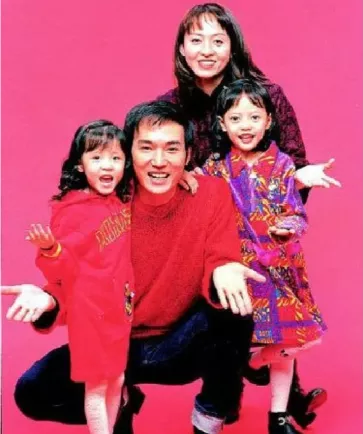 桃花马上石榴裙|“古装男神”变“女装大佬”？22年间，他经历了什么？