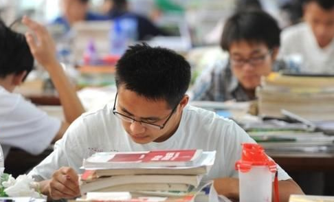 招聘|试卷雷同,成绩算错,公考、事业单位的招聘,到底有多少“猫腻”