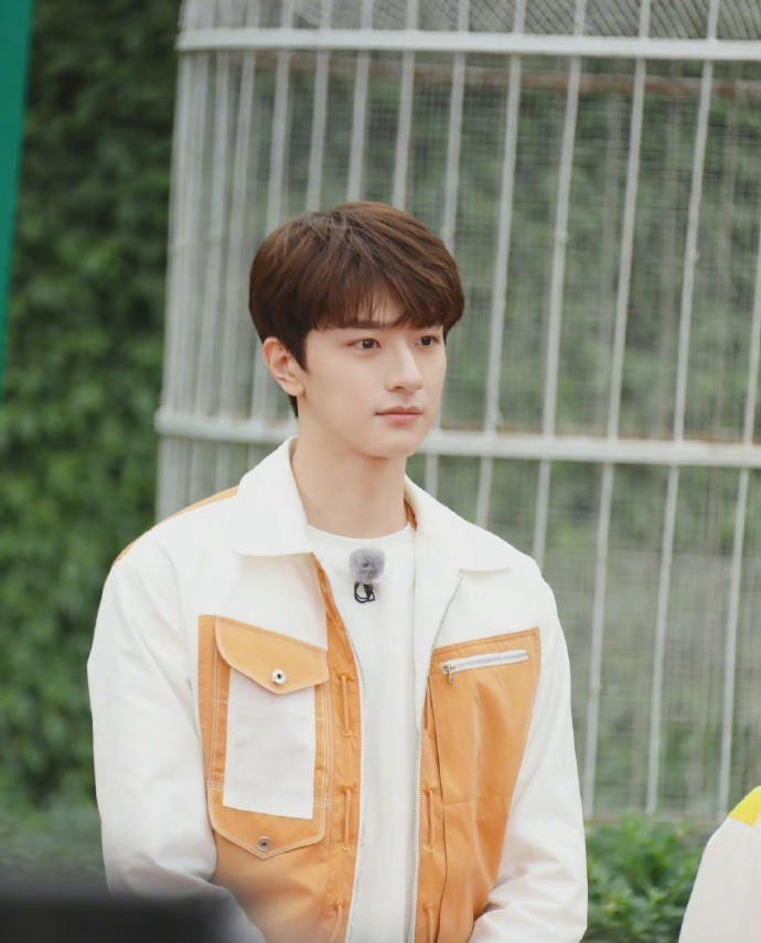 奔跑吧兄弟|新《跑男》7个人海报官宣!从C位看端倪:本季由他出任队长?