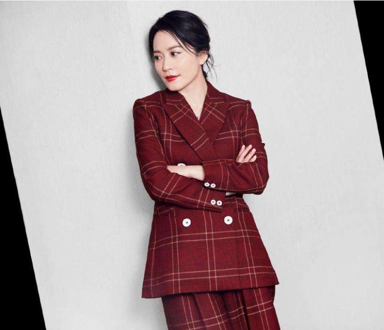 陈数|40、50岁女人怎么把红色穿出惊艳感?看陈数俞飞鸿就知道了,真美