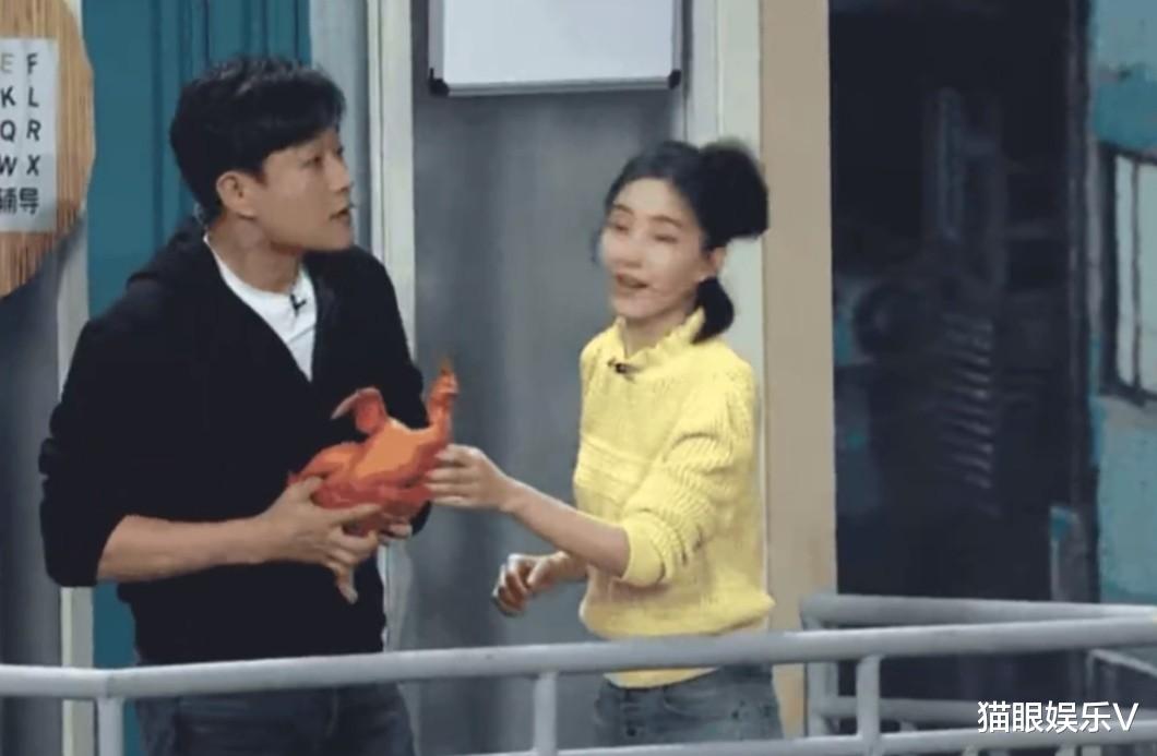 佟大为|佟大为晒近况，自曝为减肥吃水煮菜2年，眼睛通红头发湿透好憔悴