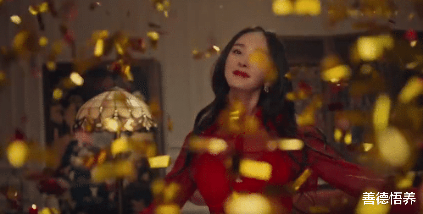 杨幂|杨幂维密宣传片浪漫迷人，女神范儿十足【内附组图】