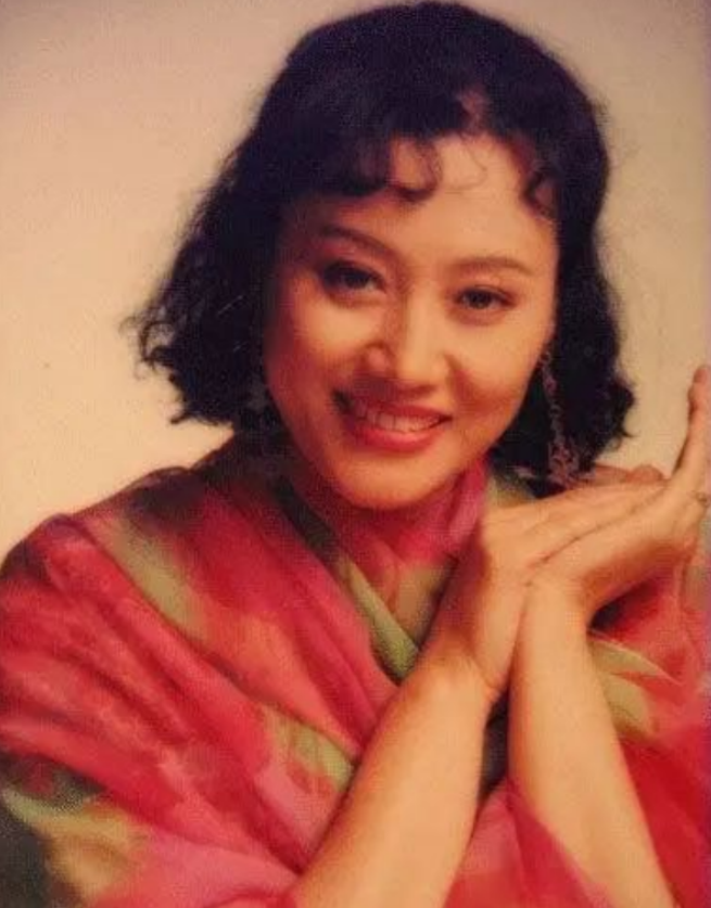 张兰|王丽云：成名路上有泪，坚决不复婚，今女儿也步了她后尘