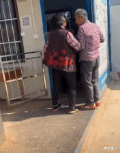 神武星人|“老婆出差发来照片，这下真的绿了，实锤了”兄弟挺住哈哈哈哈