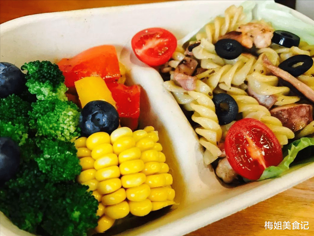 减脂|黄晓明一个月瘦25斤，看完他的减脂餐，网友：这么吃不瘦才怪