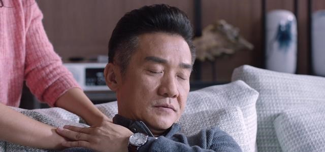星叨叨 《突围》中的4位妻子，两个合格一个太愚蠢，周洁玲太可怕