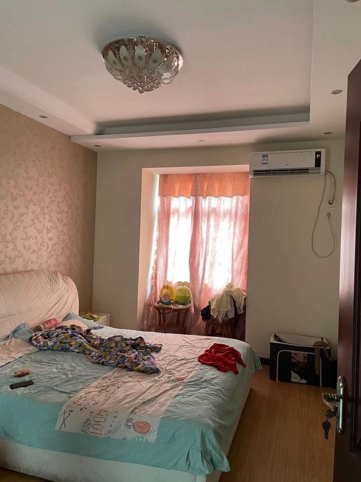 新洲|湖北武汉，新洲区一套115万的房子，被人最终88.5万买走，折合单价每平米6276元。