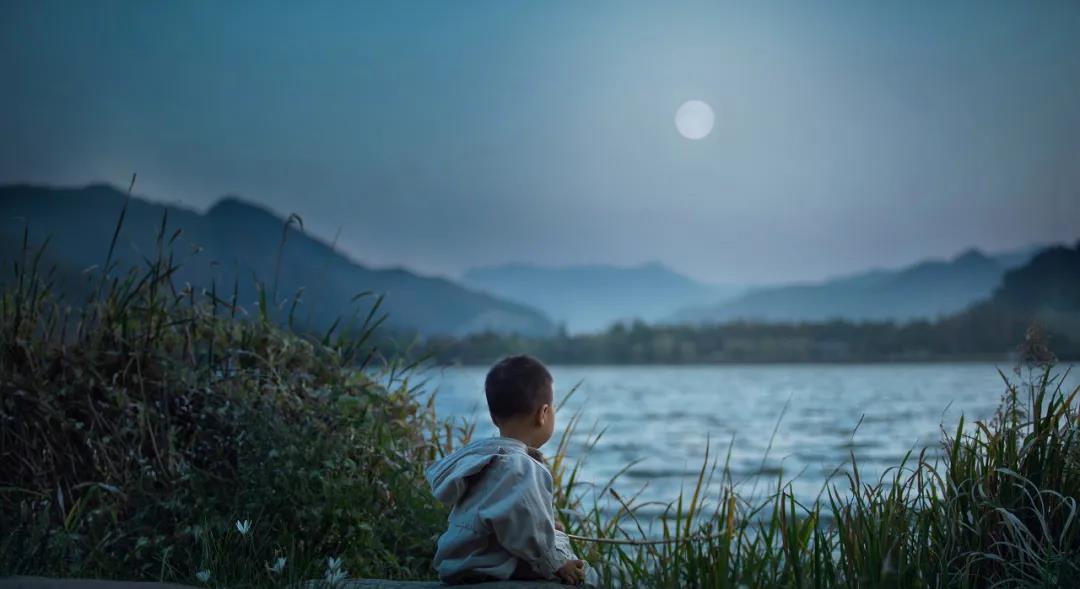 大手牵萌娃|教育专家说:如果懂得这几条教育法则,调皮捣蛋男孩不难养!